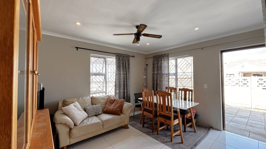 2 Bedroom Property for Sale in Colorado Park Western Cape